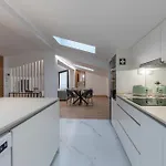 Direita House 131 Braga