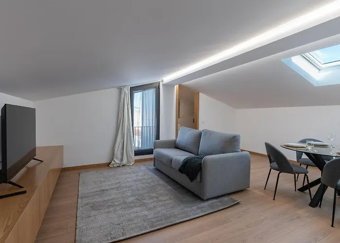 Direita House 131 * Braga