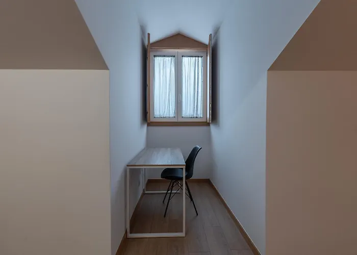 Direita House 131 * Braga