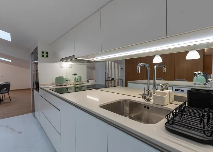 Direita House 131 * Braga